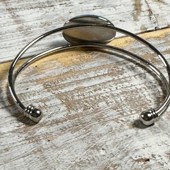 Bangle Bracelet Cuff Oval Stone Silver Tone Up to 7.5" Wrist - Picture 5 of 12